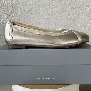 NIB Bionic Champagne Carroll Metallic Shoes Size 6.5
